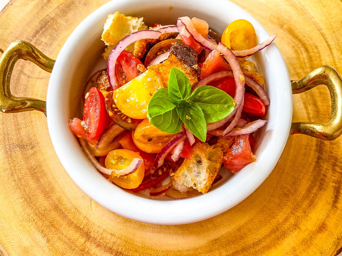 Tuscan Tomato and Bread Salad&nbsp;(Panzanella)