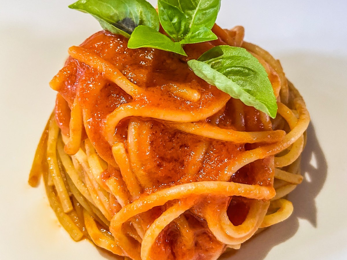 Pasta with Simple Tomato&nbsp;Sauce